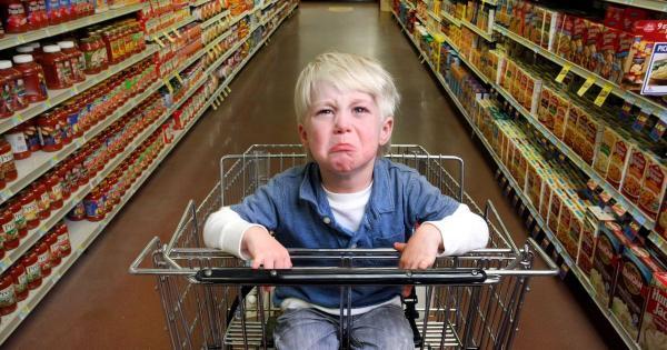 با بد قلقی کودک هنگام خرید کردن چطور برخورد کنیم؟